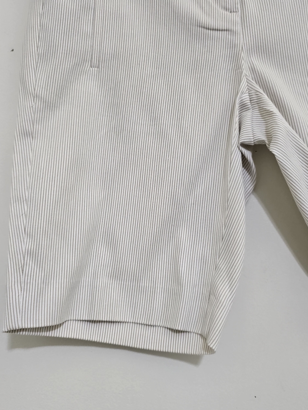 LOFT size 0 Pin‎ Stripe Bermuda Shorts Original Fit Tan White - Picture 5 of 12